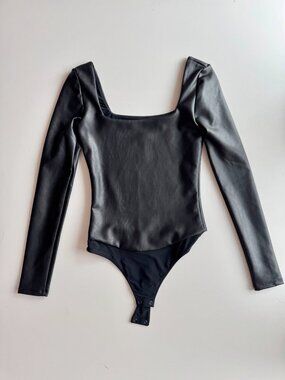 NWOT Aritzia TEN by BABATON Glamour Black Faux Leather Bodysuit, Size 2XS